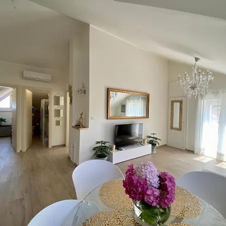 Casa Tra I Castelli Apartment *